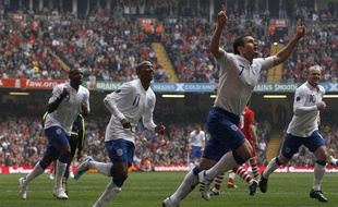 Le milieu de terrain anglais Franck Lampard, après un but en sélection contre le Pays de Galles, le 26 mars 2011.