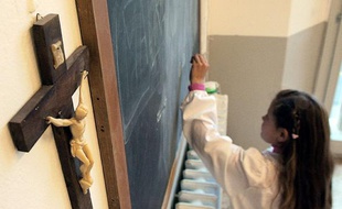 Un crucifix dans une école en Italie.