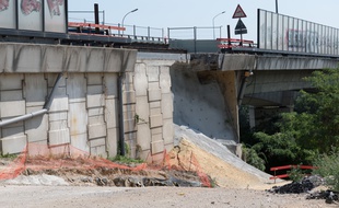 Un affaissement du mur soutenant le pont de Gennevilliers.