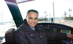 Vital Mausole, un des premiers conducteurs de tram du réseau TBC à Bordeaux
