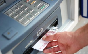 L'association de consommateurs UFC-Que Choisir estime qu'il subsiste trop de freins au changement de banque