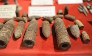 Des explosifs de la Première Guerre mondiale dans un musée. Illustration.