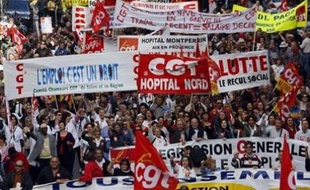 Des manifestants à Marseille, le 7 octobre 2008
