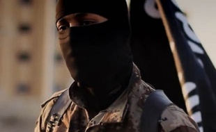 Le FBI cherche à identifier ce djihadiste, narrateur de la vidéo «Flames of War».