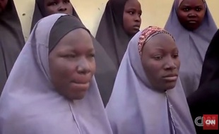 Capture d'écran d'une vidéo envoyée par Boko Haram comme «preuve de vie» des lycéennes enlevées en 2014 au Nigeria.