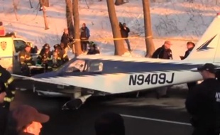Cet avion a dû se poser le 4 janvier 2014 sur une autoroute du Bronx.