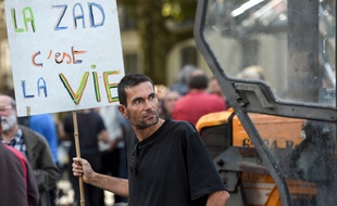 Un défenseur de la ZAD de Notre-Dame-des-Landes lors d'une manifestation en octobre 2018.