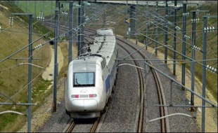 Deux mois avant le lancement commercial du TGV-Est qui placera Strasbourg à 2H20 de Paris, une guerre des prix a débuté entre Air France et la SNCF dans le contexte d'une inéluctable redistribution des parts de marché.
