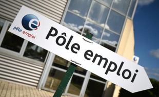 Dans un contexte social toujours très tendu, le gouvernement annonce mercredi le nombre des chômeurs à fin avril, qui viendra, ou pas, confirmer l'embellie constatée il y a un mois