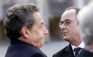 Nicolas Sarkozy et François Hollande à l'Hôtel des Invalides le 3 février 2015.