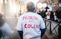 Les généralistes et spécialistes se mobilisent contre le gouvernement