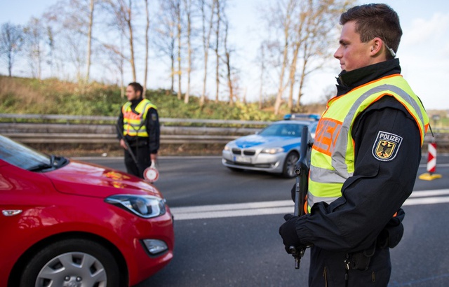 Un enfant de 8 ans roule à 140 km/h sur une autoroute 640x410_illustration-policiers-allemands-procede-controle-routier-assez-surprenant-autoroute-a44-ouest-pays