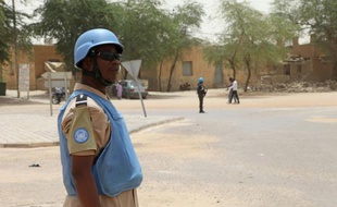 Un casque bleu de la Minusma le 8 avril 2015 à Tombouctou au Mali