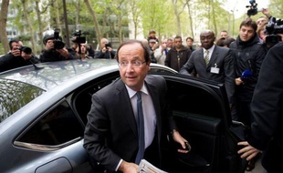 François Hollande arrivant à son QG de campagne en avril 2012.