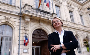 La maire de Bollène dans le Vaucluse, Marie-Claude Bompard.