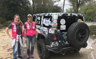 Samantha et la Nantaise Véronique juste avant le départ pour le Maroc.