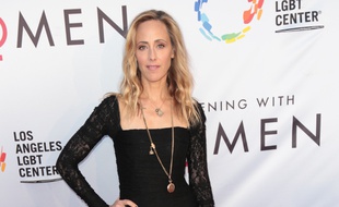 Kim Raver lors d'un événement au centre LGBT de Los Angeles en mai 2017