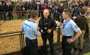 Les référents sûreté de la gendarmerie à la rencontre les exploitants au salon de l'agriculture