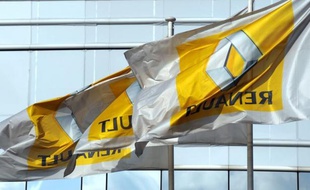 Renault va investir 420 millions d'euros dans son usine de Douai (Nord) pour renouveler le haut de sa gamme de véhicules, a annoncé mercredi Carlos Tavares, numéro deux du constructeur automobile.