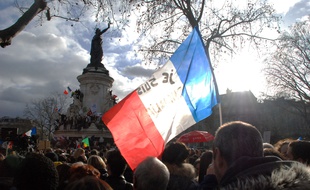 PLus d'un million de personnes se sont réunies dimanche à Paris pour manifester contre le terrorisme... et aussi parfois rendre hommage aux forces de police