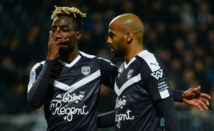 Karamoh célèbre son but avec Briand (à droite).