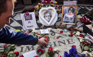 Place John Lennon à New York.