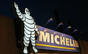 Le fabricant français de pneumatiques Michelin a annoncé lundi la création d'une coentreprise en Indonésie, en association avec le groupe local PT Petrokimia Butadiene Indonesia (PBI), pour y produire du caoutchouc synthétique.