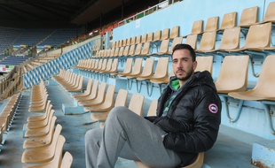 Strasbourg, le 7 janvier 2015 - Le joueur du Racing Jean-Philippe Sabo dans les tribunes de la Meinau.