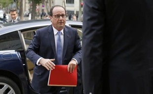 François Hollande arrive à la conférence sociale au Palais d'Iena le 7 juillet 2014 à Paris