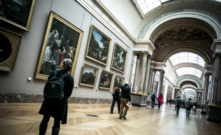 Le musée du Louvre expose des œuvres spoliées pendant la Seconde Guerre mondiale.