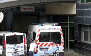 L'entrée des urgences de l'hôpital privé Saint-Vincent, à Lille.