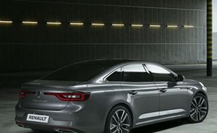 Capture d'écran de la vidéo de présentation de la Renault Talisman à Chantilly, le 6 juillet 2015.
