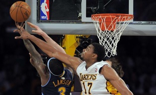 Andrew Bynum, des Los Angeles Lakers, le 29 avril face aux Denver Nuggets.
