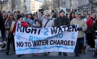 TDes manifestants dans les rues de Dublin contre la fin de la gratuité de l'eau le 31 janvier 2015