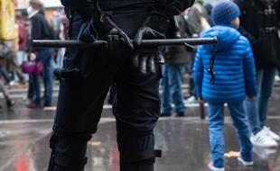 Un membre des forces de l'ordre à la manifestation du 12 décembre 2020, à Paris. (illustration)