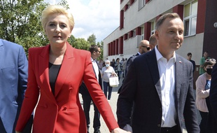 Le président Andrzej Duda s'est présenté à sa réélection. Les élections présidentielles ont lieu dimanche 12 juillet 2020 en Pologne.