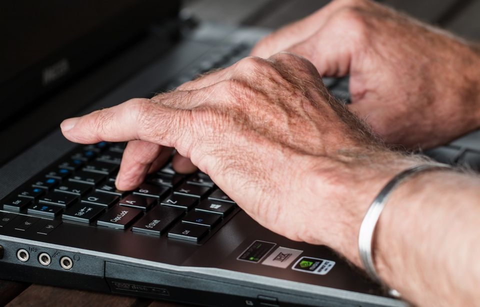 « Cordialement », « bien à vous »... Quelles formules de politesse utiliser dans vos mails
