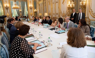 Emmanuel Macron préside le conseil des ministres le 3 août 2018.