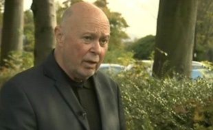 Colin Farmer, un Britannique aveugle âgé de 61 ans témoigne le 18 octobre 2012, après avoir été tasé par un policier, à Chorley, dans le Lancashire.