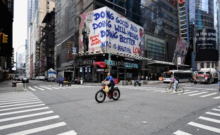 Pouvoir rouler au milieu de la route à vélo à Manhattan c'est : rare.