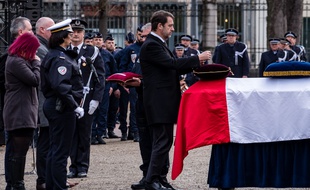 Christophe Castaner rend hommage au policier décédé
