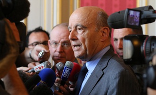 Alain Juppé en conférence de presse le 2 mai 2016 à Bordeaux