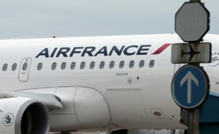 Un avion Air France à l'aéroport de Roissy le 21 juin 2012