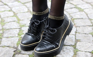 Synonymes de fantaisie, les chaussettes s'assument même pailletées.