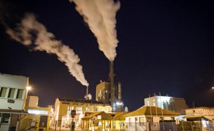 La production industrielle a encore reculé de 0,6% en France en juillet par rapport au mois précédent, après avoir déjà chuté de 1,4% en juin, a annoncé mardi l'Institut national de la statistique et des études économiques (Insee).