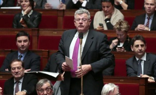 Les mesures comme les emplois d'avenir ou le crédit d'impôt compétitivité "tardent à donner les effets escomptés", estime le rapporteur général du Budget Christian Eckert (PS), appelant sur son blog à "mettre le turbo" pour que ces outils soient utilisés.
