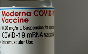 Un flacon du vaccin de Moderna.
