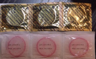 Près de neuf étudiants sur dix déclarent avoir utilisé un préservatif lors de leur premier rapport sexuel, mais ils ne sont ensuite qu'à peine sept sur dix à garder le réflexe de la contraception dans leur vie étudiante, selon une enquête publiée lundi.