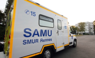 Une ambulance du Samu de Rennes part en intervention. Illustration.