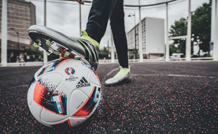 Ce lundi 20 juin, Adidas a dévoilé « Fracas », le ballon de la phase finale de l’Euro 2016.